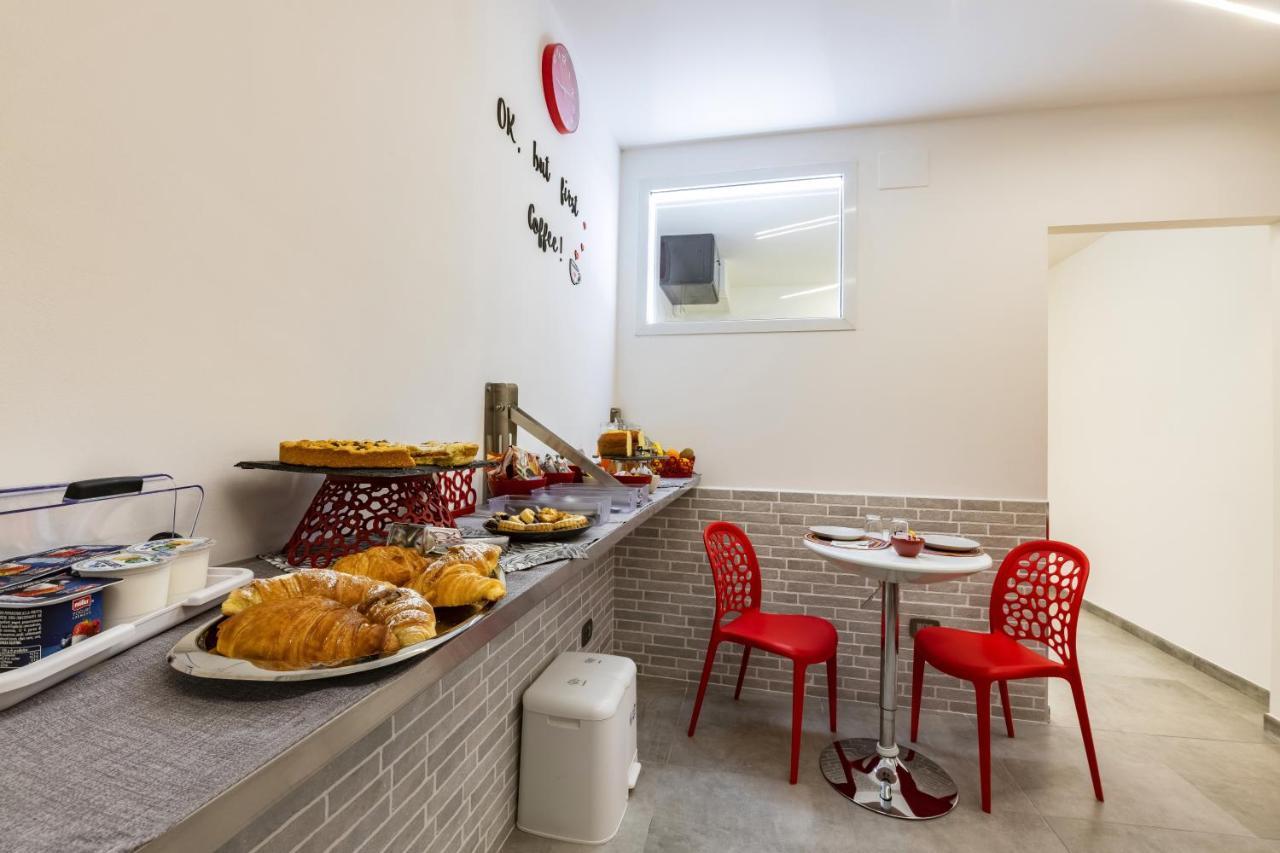 Bnb Aria Di Mare Santa Marinella Eksteriør billede